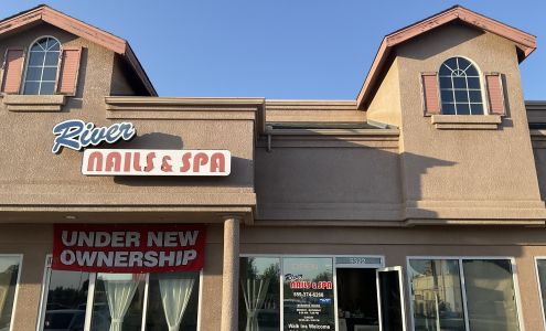 River Nails & Spa