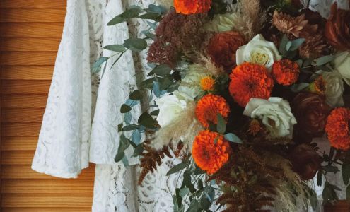 Annie's Styles & Stitches 9348 Deschutes Rd Suite F, Palo Cedro California 96073