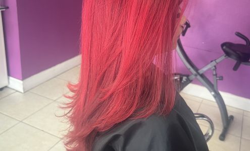 Dominican Hairdresser Johanny