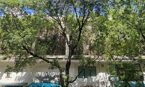 Ling Chow Salon 3399 Virginia St #604, Coconut Grove Florida 33133