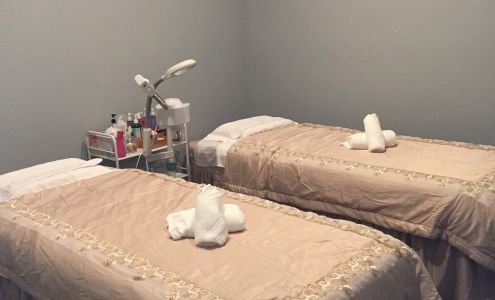 Holiday Spa & Massage