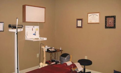 Jeurink Family Chiropractic and Wellness Center 325 E Main St, Gardner Kansas 66030