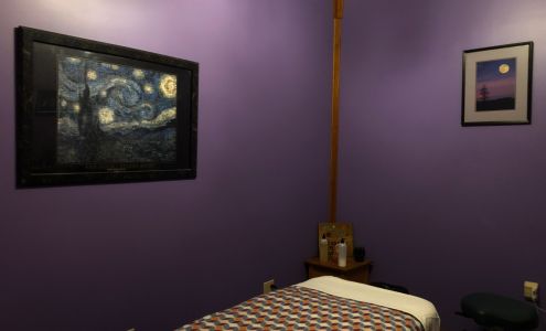 We Knead U Massage & Reiki Center