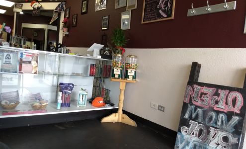 Clips and Shears 12714 Lowell Blvd, Broomfield Colorado 80020