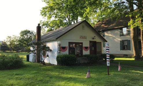 Old Lyme Barber Shop 63 Lyme St, Old Lyme Connecticut 06371