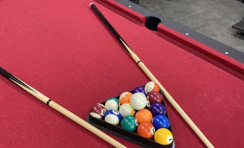 HQ Men's Haircuts (Barber Shop)