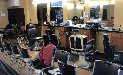 Rayzor's Edge Cuts 22 Chicago Ave #2402, Oak Park Illinois 60302