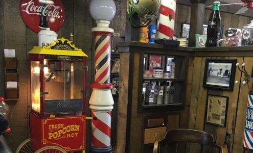 Tom's Barbershop 338 Market Plaza, Greenwood Indiana 46142