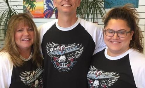 Darcy's Cut Hut 33159 Ford Rd, Garden City Michigan 48135