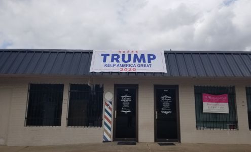 East Gate Barber Shop 6010 LTjg Barnett Rd, River Oaks Texas 76114