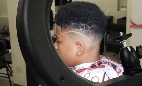 Headz up barber studio