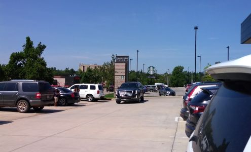 Nichols Hills Plaza style shop