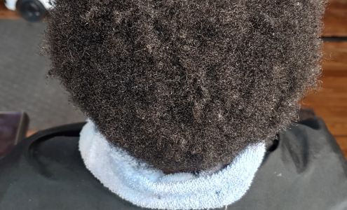 Maxine's Barber & Style Shop