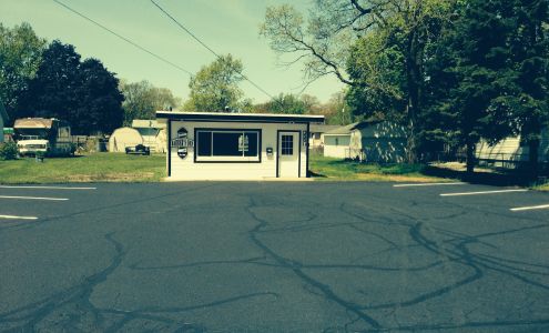 Barber's Den, LLC