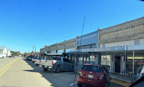 Whitewright Barber Shop 117 W Grand St, Whitewright Texas 75491