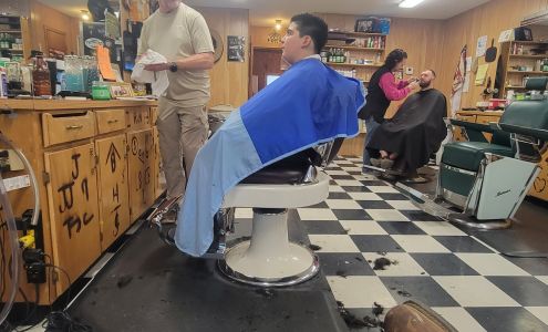 Winfield Barbers and Stylist 100 US-67, Winfield Texas 75493