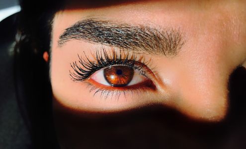 EYEBROW ENVY 5676 N Centerpark Way, Glendale Wisconsin 53217