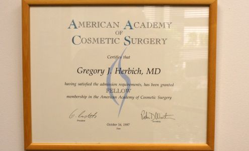 Cosmetic & Laser Surgery Center