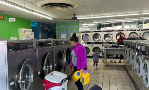 Southern Plaza Laundry & Tan