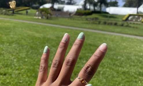 Four Seasons Nails & Tanning