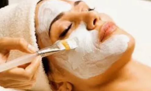 Taylor’D Bare Beauty