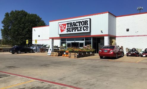 Tractor Supply Paris