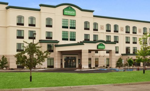 Wingate by Wyndham Bismarck