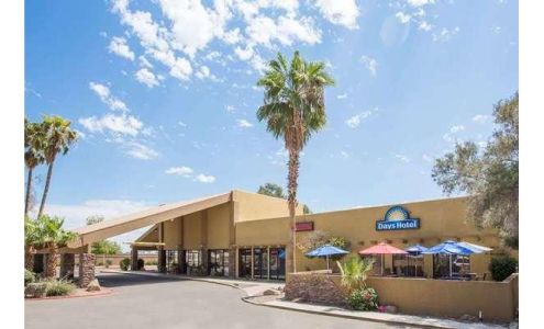 Days Hotel by Wyndham Peoria Glendale Area