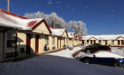 Sunflower Motel Hiawatha By OYO