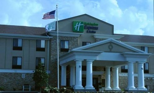 Holiday Inn Express & Suites Greenfield, an IHG Hotel