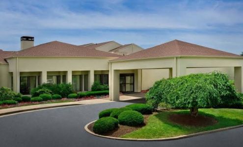 Courtyard Pittsburgh Airport