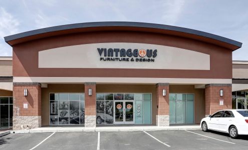 VINTAGEOUS Life - Furniture & Design