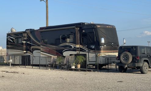Gone Bananas RV Park Karnes City