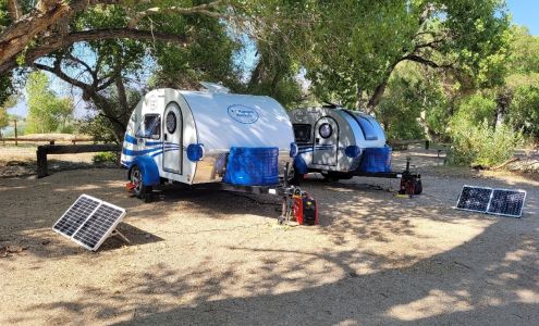 EZ Kampin Rentals Lone Pine