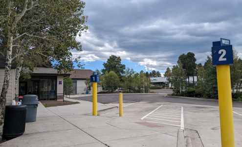 Greyhound: Bus Station