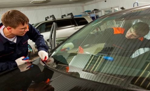 Dr. Louie's Auto Glass Inc.