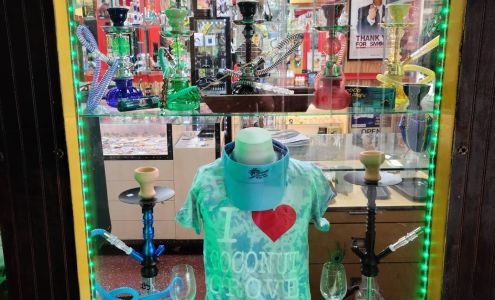 Lucky's Smoke and Gift shop