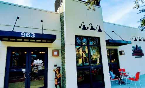 Cigarz On the Avenue