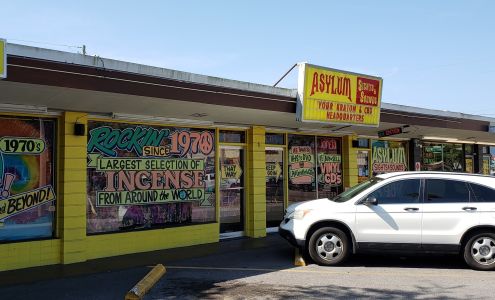 Asylum Smoke & Stuff