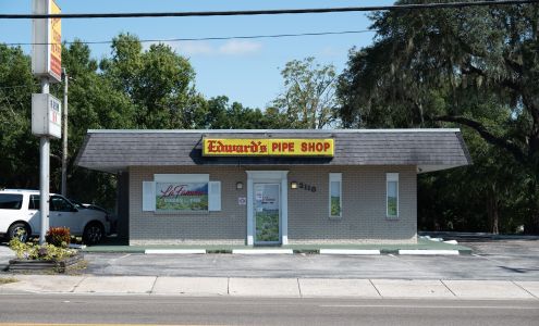 LaFamosa Cigars & Pipe Tobacco