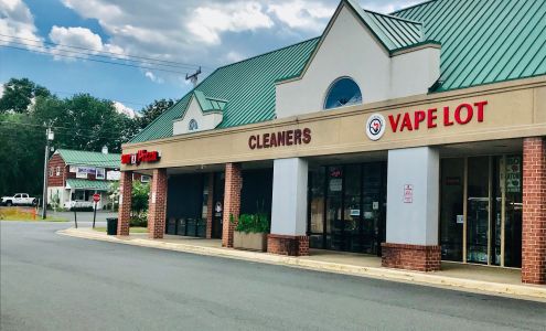 Vape Lot Smoke Shop, CIGAR, TOBACCO, VAPE JUICE, ELF BAR, LOST MARY, TYSON, GEEK BAR & HOOKAH AND MUCH MORE