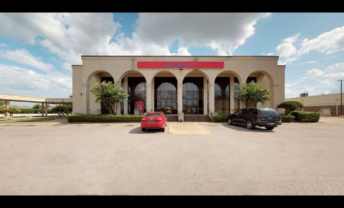 Bank of America (with Drive-thru ATM)