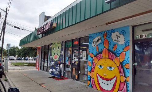 EaDo Glass & Smoke (moved to the Heights)