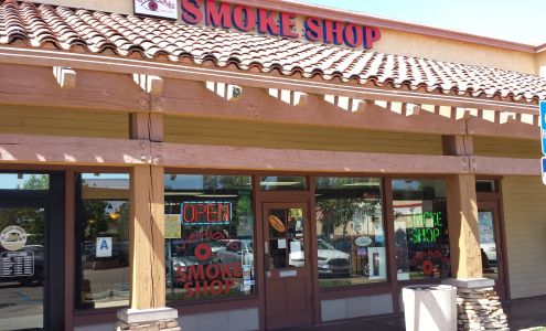 Deniro Smoke Shop