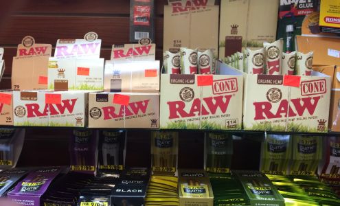 WADING RIVER SMOKE AND VAPOR SHOP