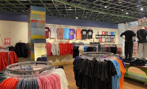 PRINT PROS (Custom shirts & stickers )