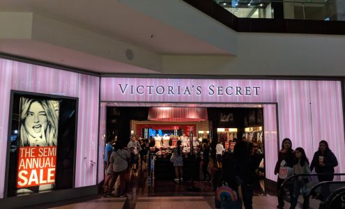 Victoria's Secret & PINK by Victoria's Secret