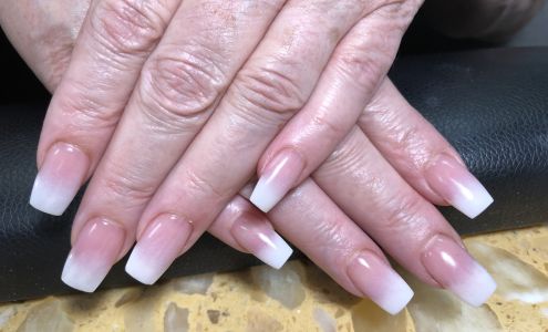 Venus Nails & Lashes