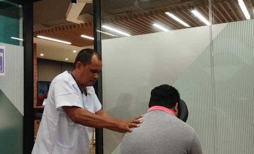 Golden Hands inc 1635 N Arlington Heights Rd, Arlington Heights Illinois 60004