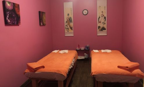 Happy Feet 7610 Madison St, Forest Park Illinois 60130